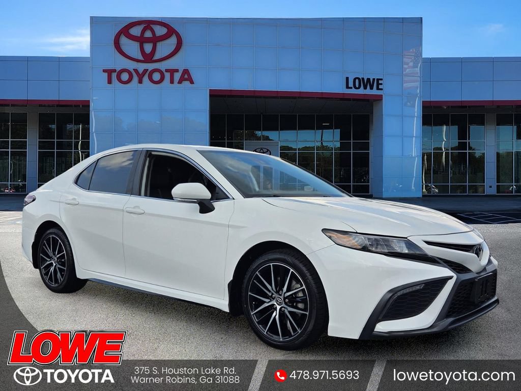 Certified 2024 Toyota Camry SE FWD image 1
