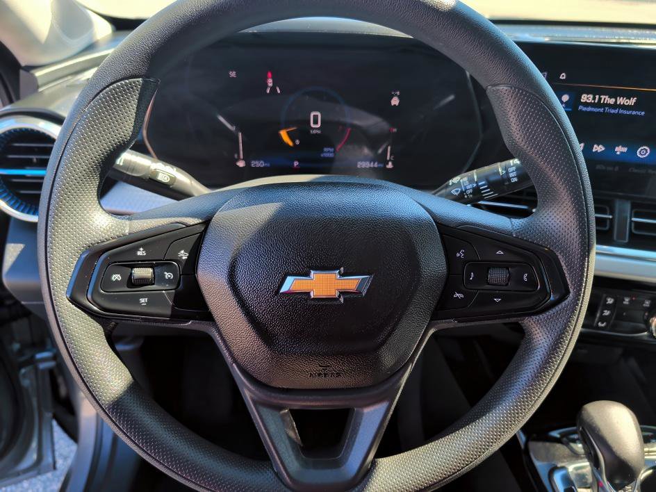 Used 2025 Chevrolet Trax LT image 18