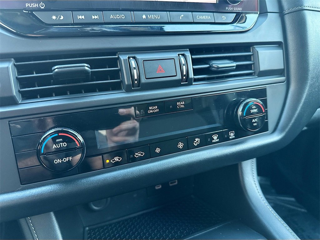 Used 2024 Nissan Pathfinder S image 15