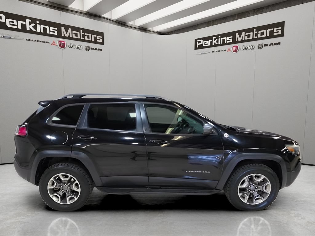 Used 2019 Jeep Cherokee Trailhawk AWD/4WD image 6