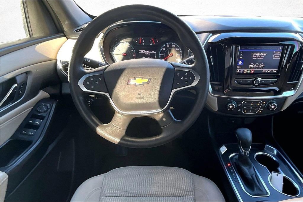 Used 2023 Chevrolet Traverse LS w/ Safety Package image 9