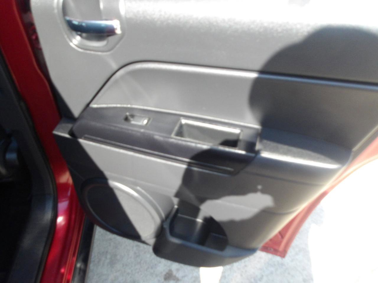 Used 2014 Jeep Patriot Latitude FWD image 7
