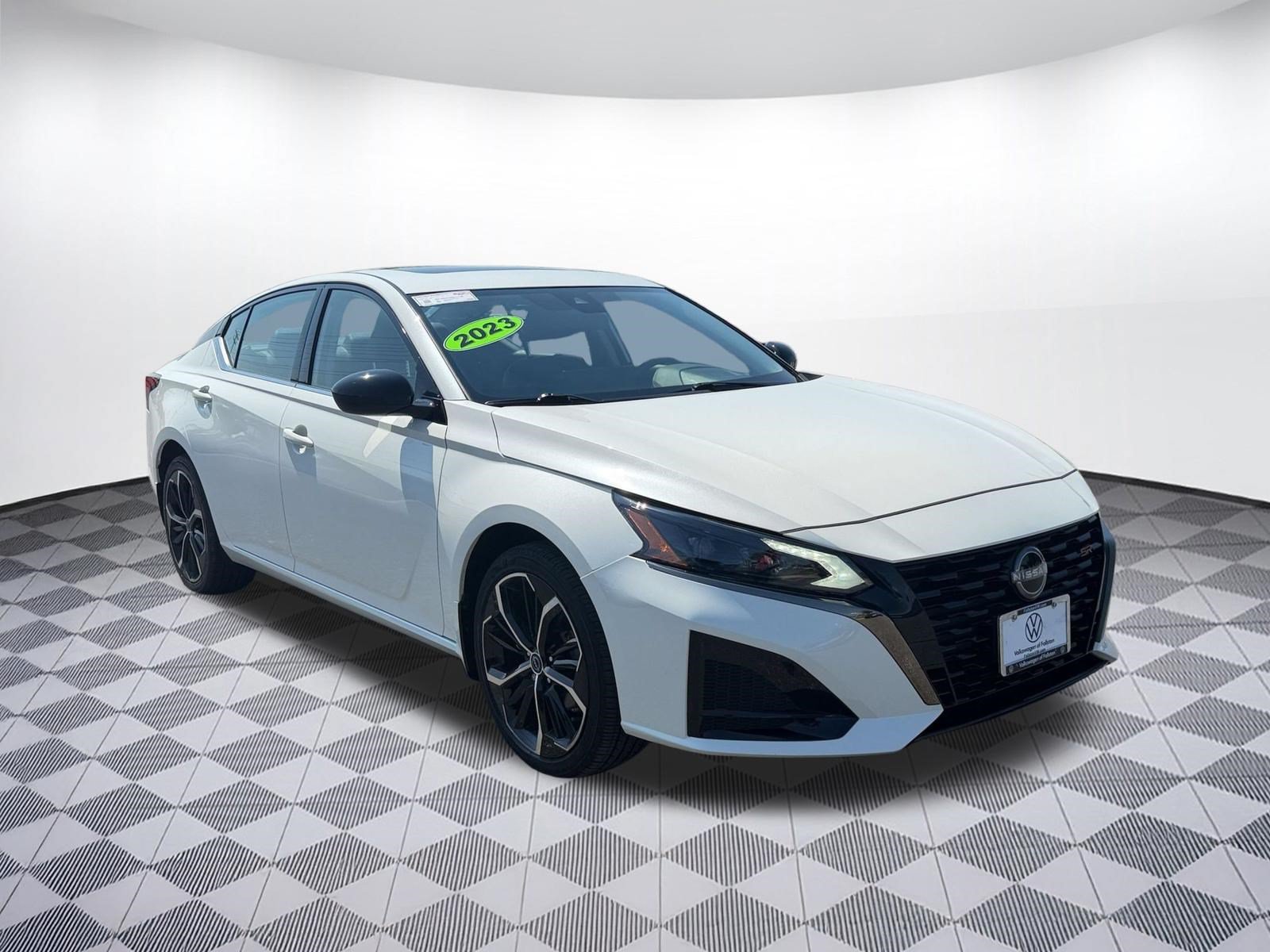 Used 2023 Nissan Altima 2.5 SR w/ SR Premium Package AWD/4WD image 6