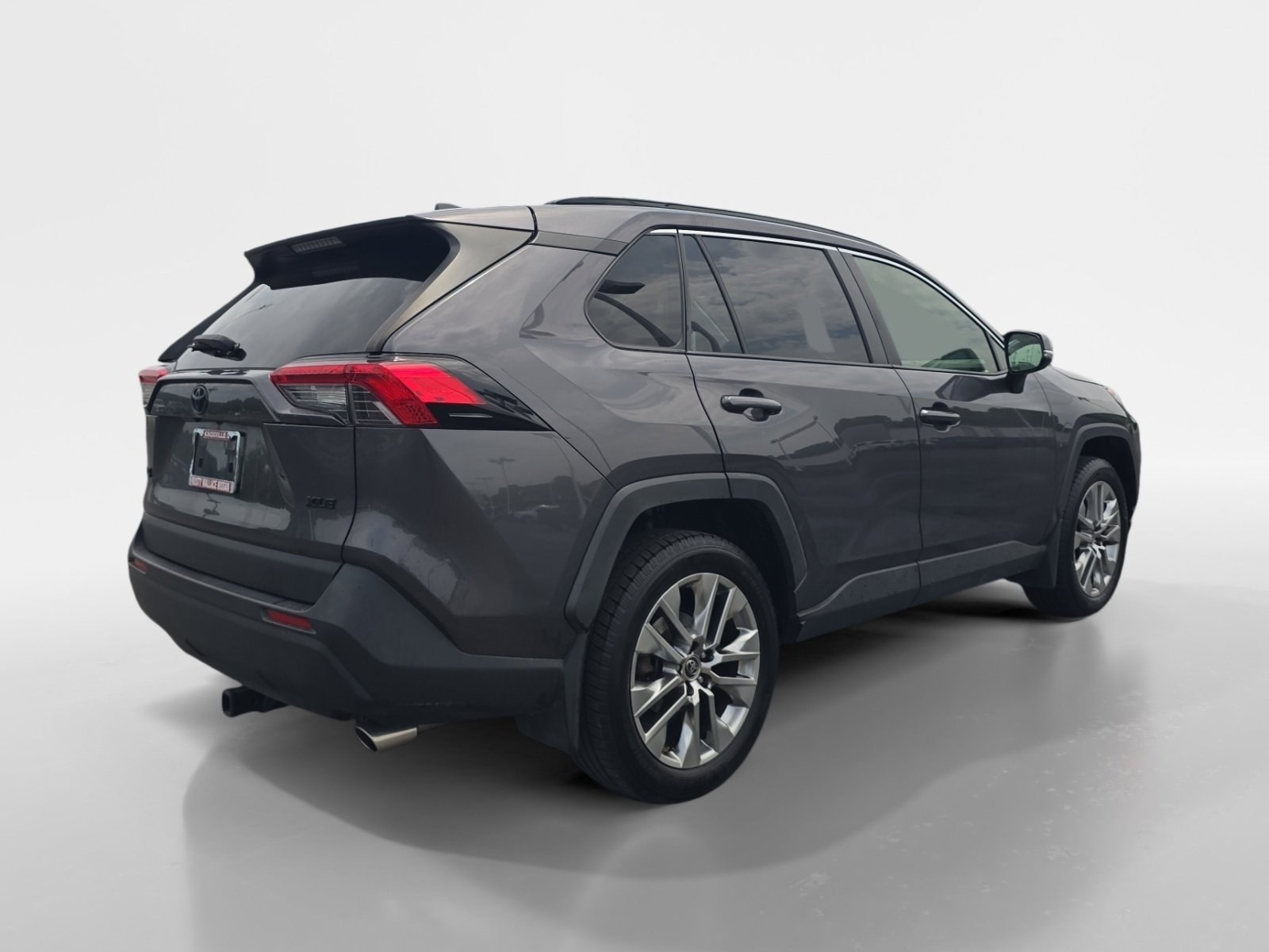 Used 2019 Toyota RAV4 XLE Premium w/ Carpet Mat Package FWD image 6
