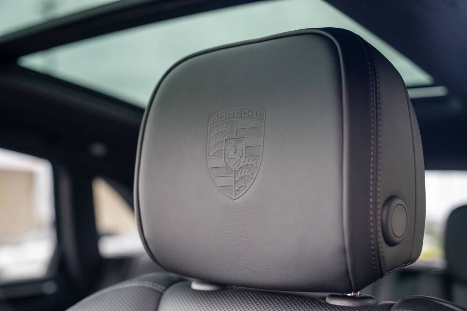 New 2026 Porsche Macan Turbo AWD/4WD image 14