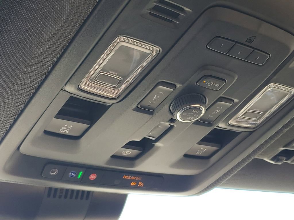 Used 2023 Chevrolet Suburban High Country image 24