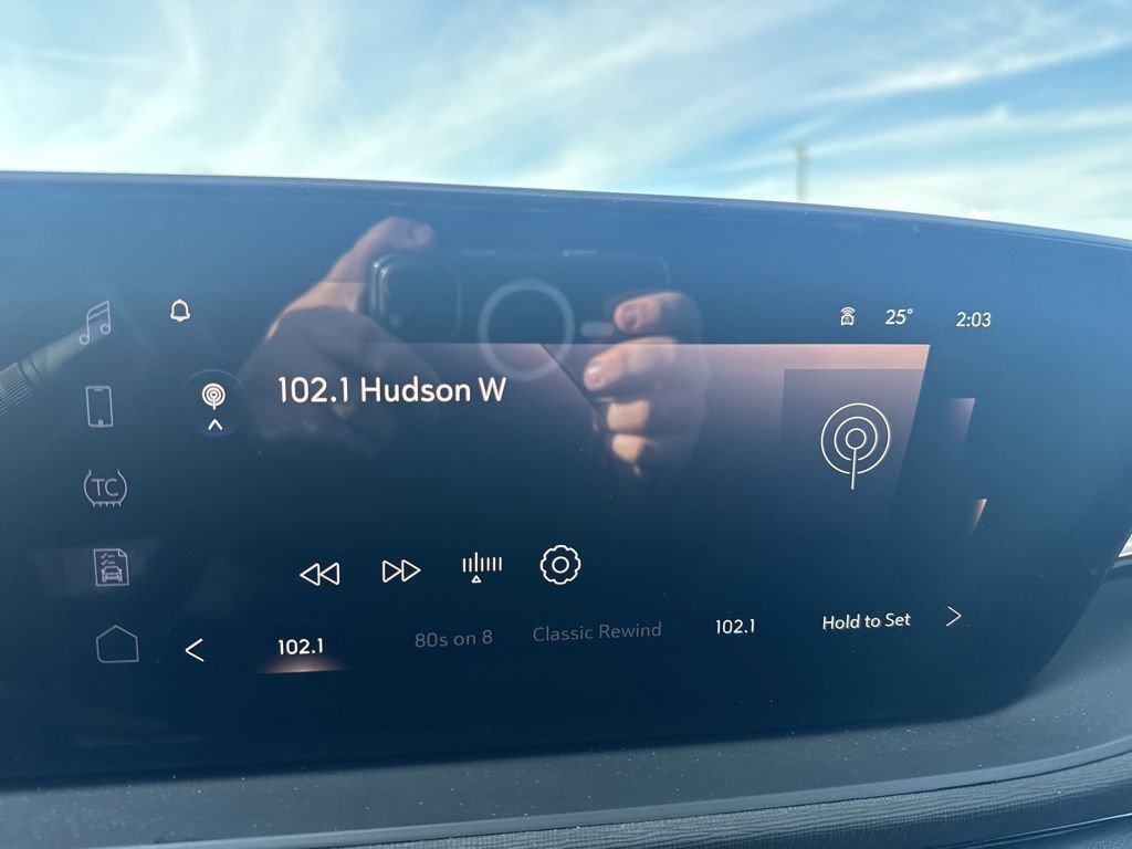 Used 2025 Buick Envista Sport Touring w/ Convenience I Package image 24