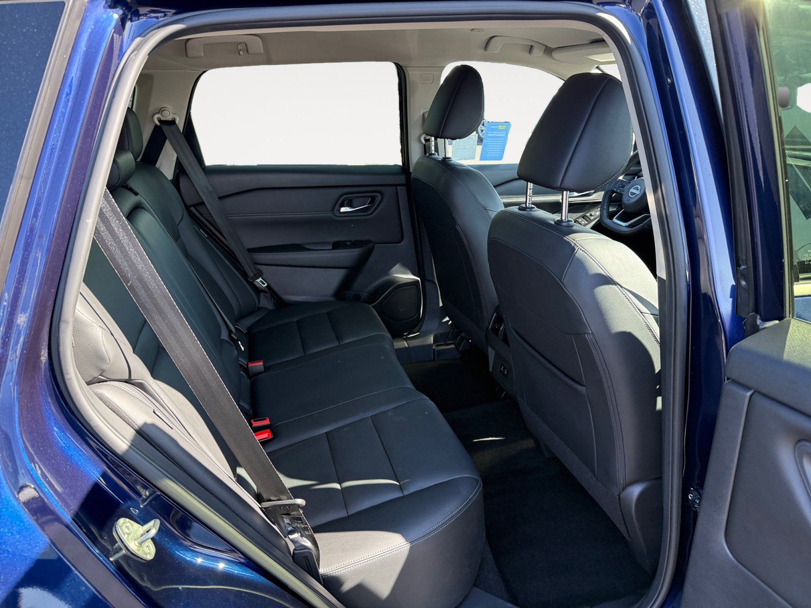 Used 2024 Nissan Rogue SL AWD/4WD image 18