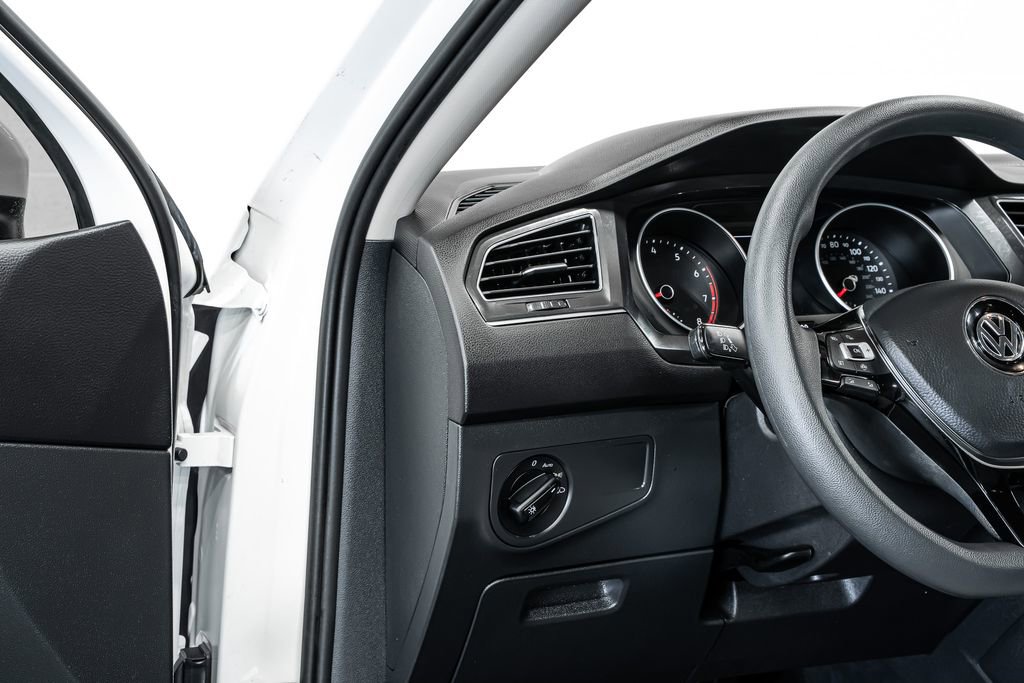 Used 2021 Volkswagen Tiguan S image 13