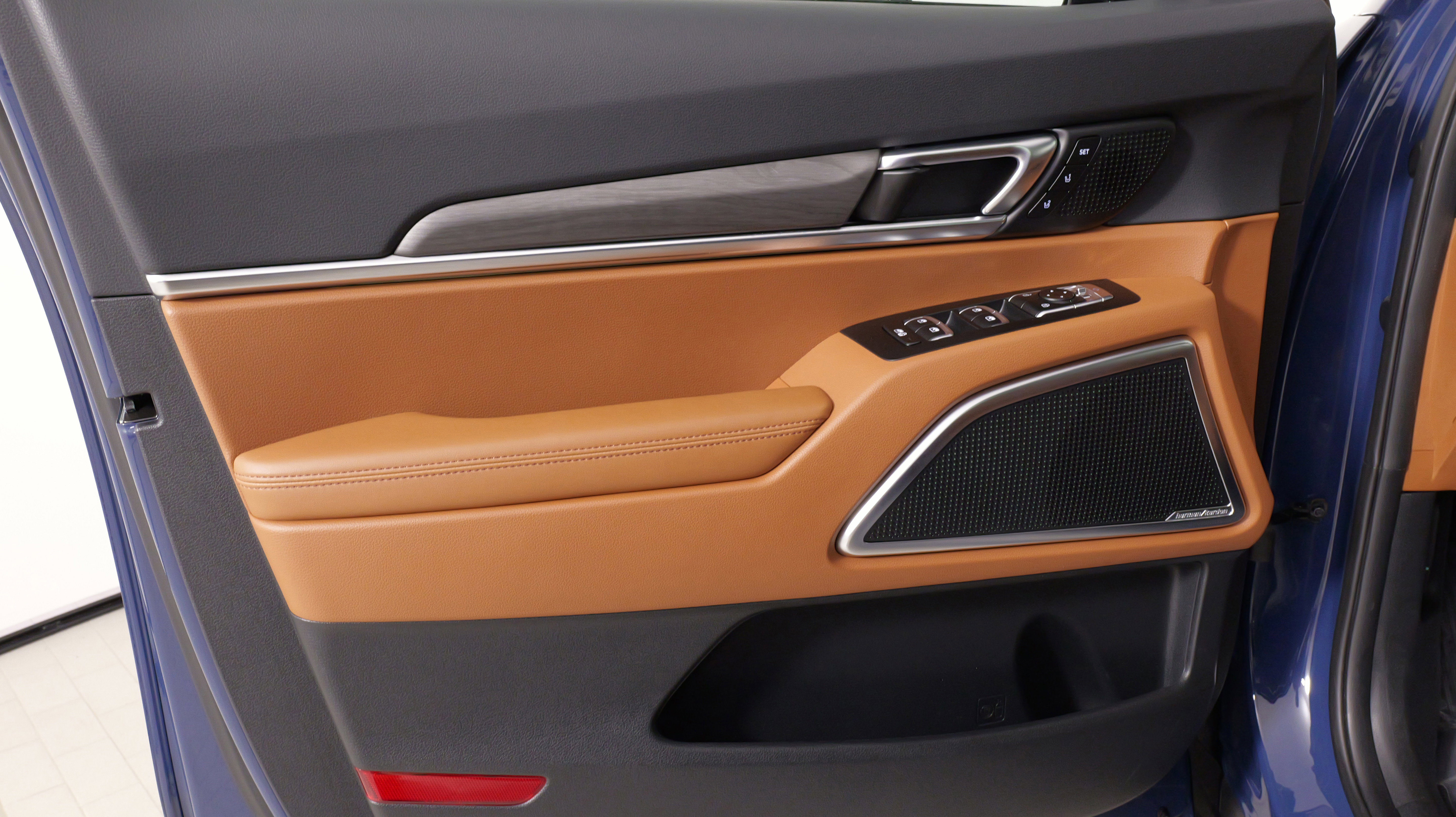 Used 2025 Kia Telluride SX X-Line image 27