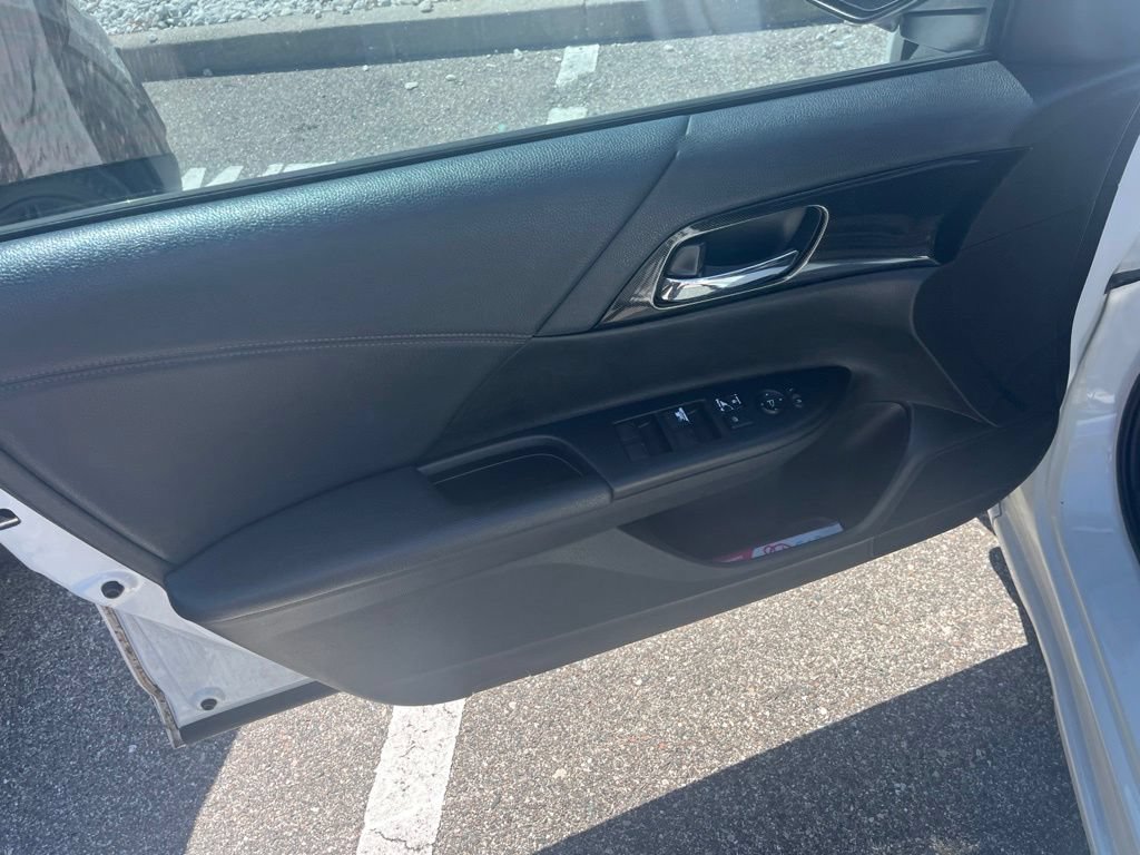 Used 2014 Honda Accord Sport image 9