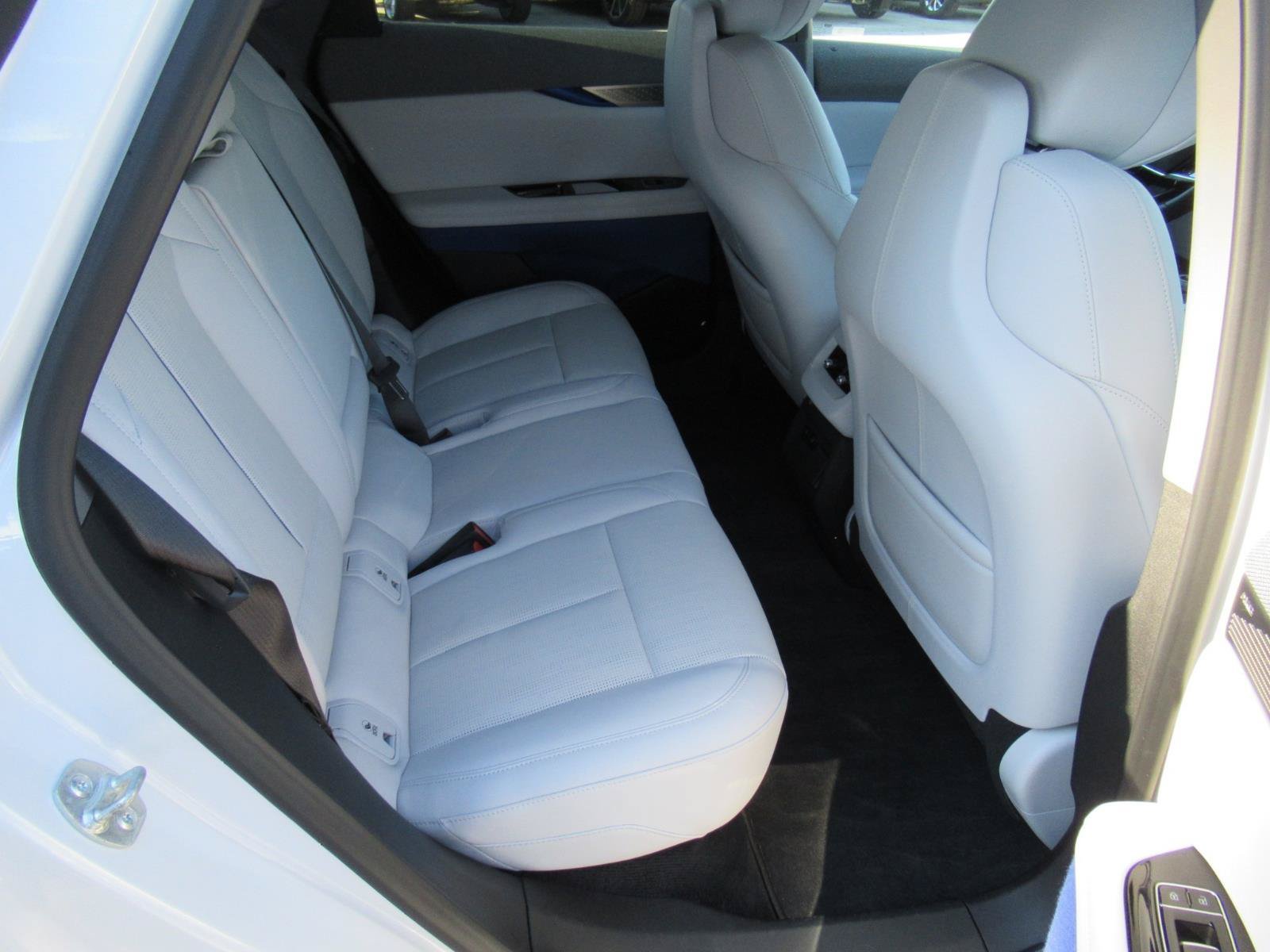 Certified 2025 Cadillac Optiq Sport 2 AWD/4WD image 32