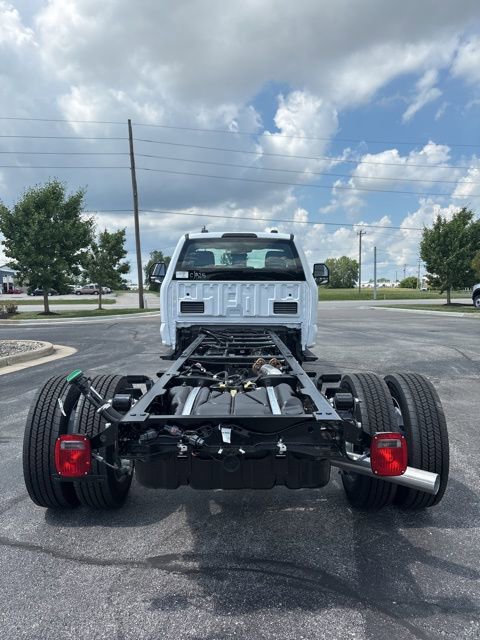 New 2025 Ford F550 4x4 Regular Cab Super Duty image 6