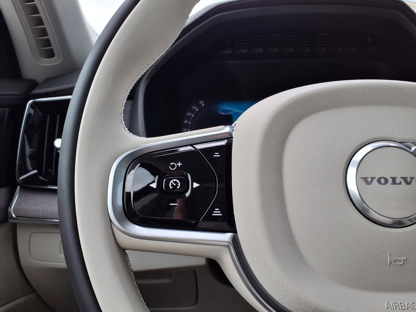 New 2026 Volvo XC90 T8 Ultra w/ Protection Package Premier AWD/4WD image 17