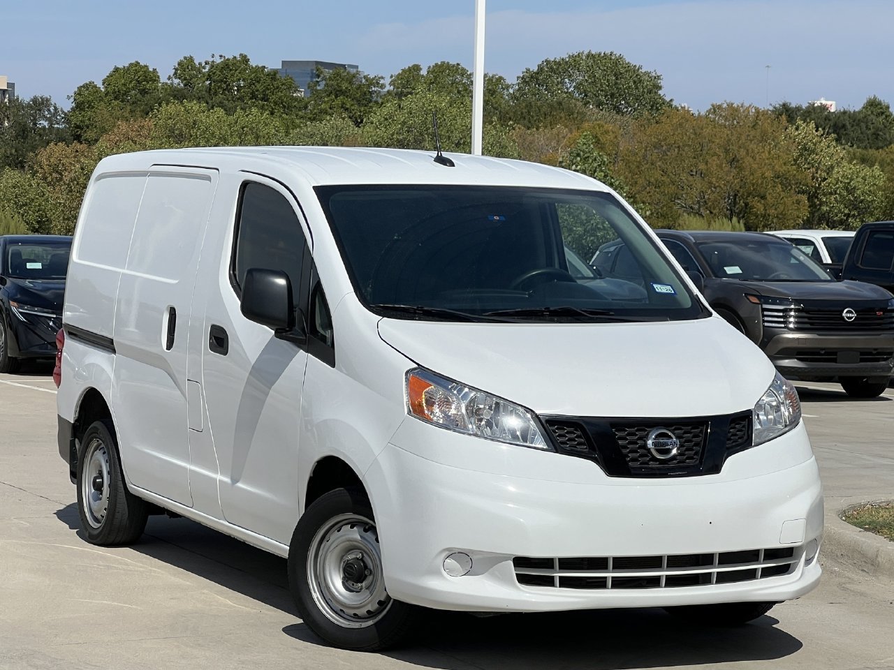 Used 2021 Nissan NV200 S FWD image 1