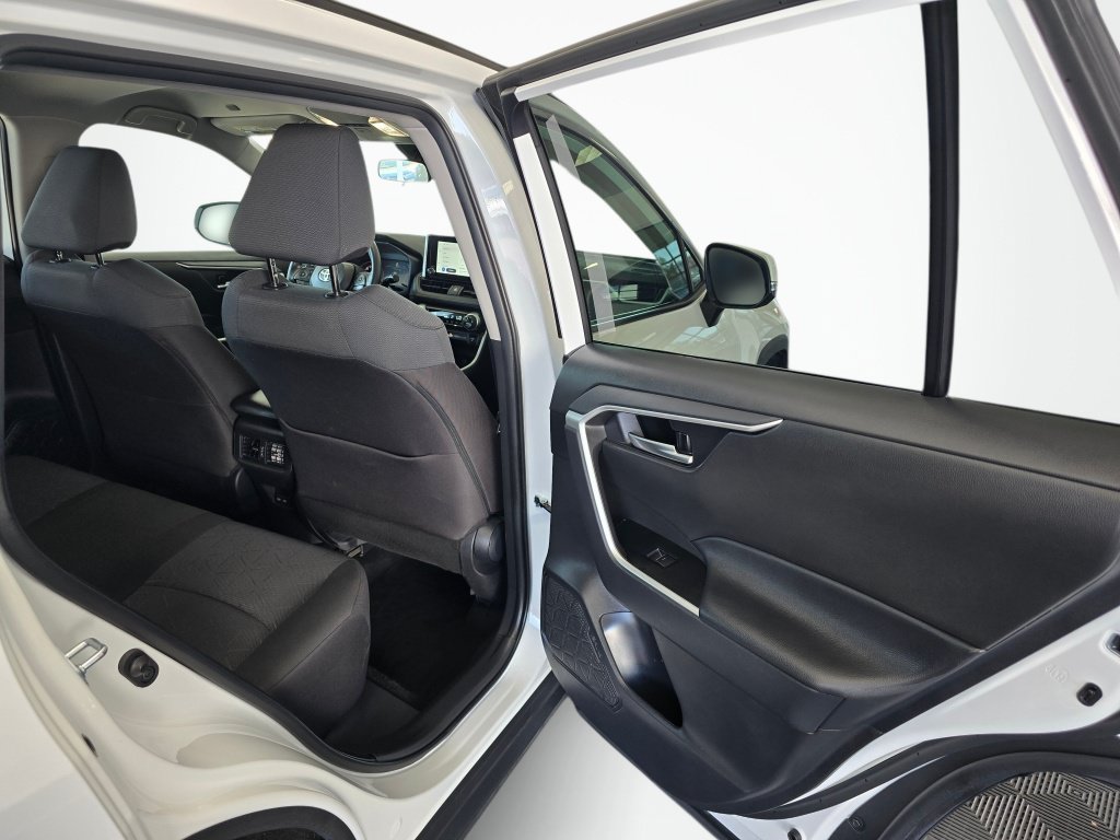 Certified 2025 Toyota RAV4 XLE AWD/4WD image 35