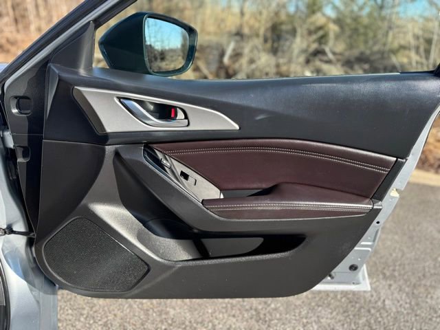Used 2017 MAZDA MAZDA3 Touring FWD image 18