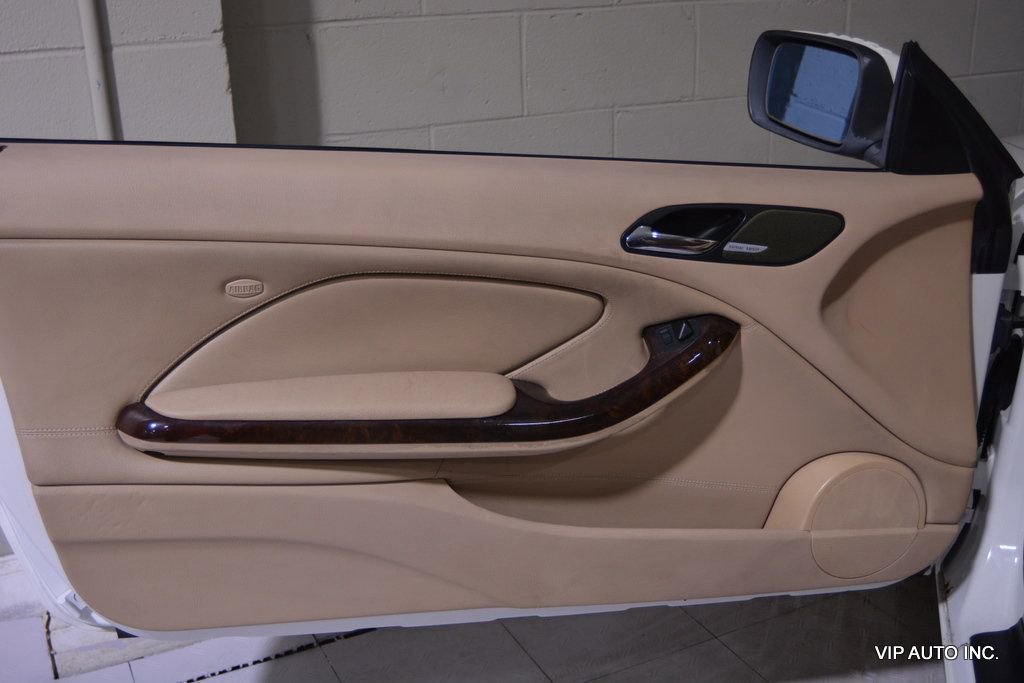Used 2005 BMW 330Ci Convertible image 13