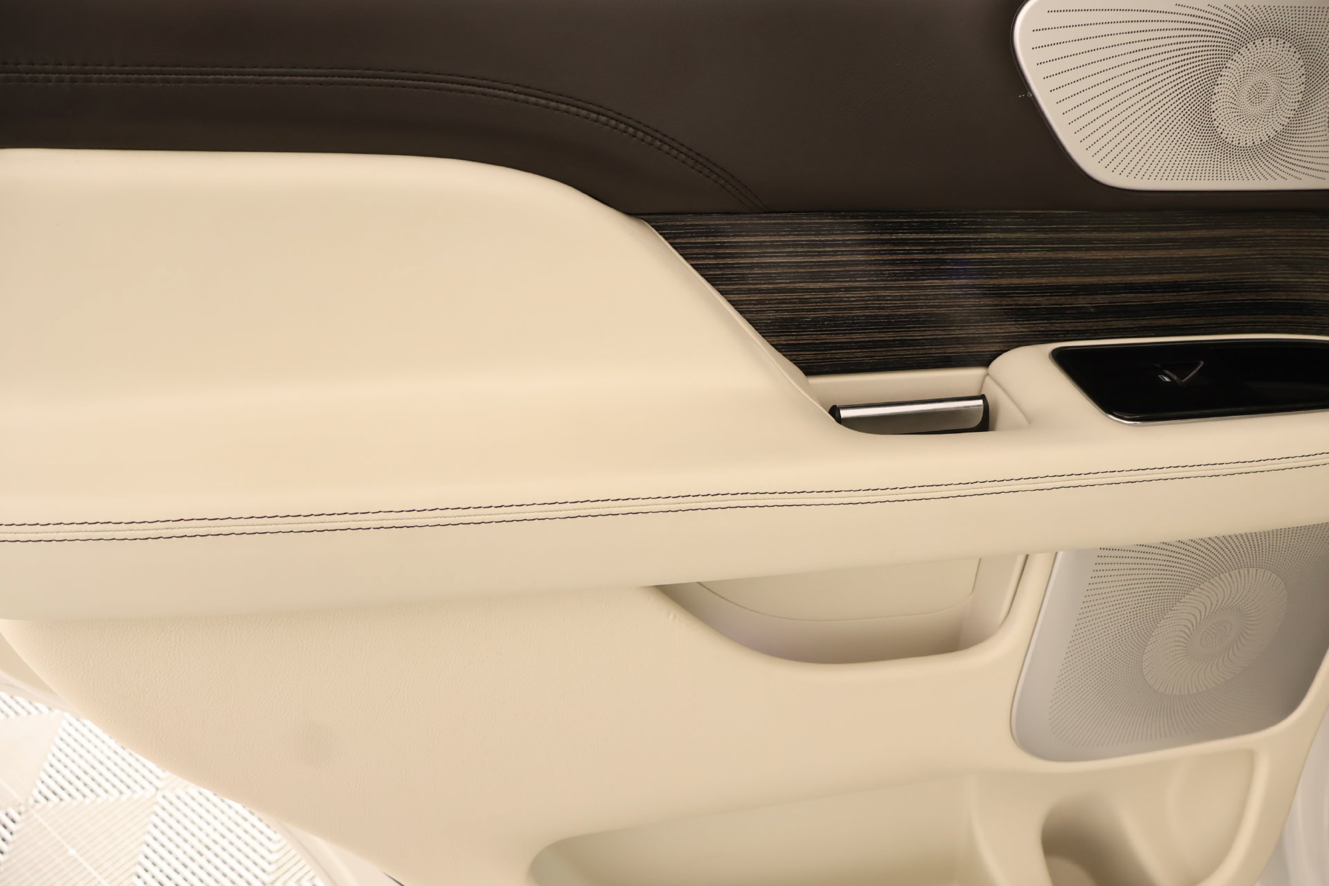 Used 2024 Lincoln Navigator Black Label AWD/4WD image 18