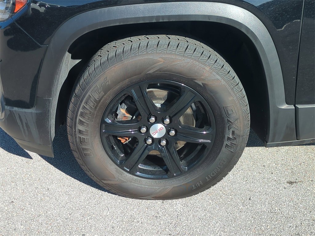 Used 2022 GMC Acadia AT4 w/ Technology Package image 12