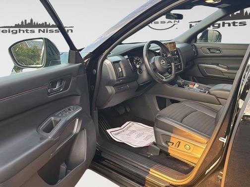 Used 2024 Nissan Pathfinder Rock Creek AWD/4WD image 9