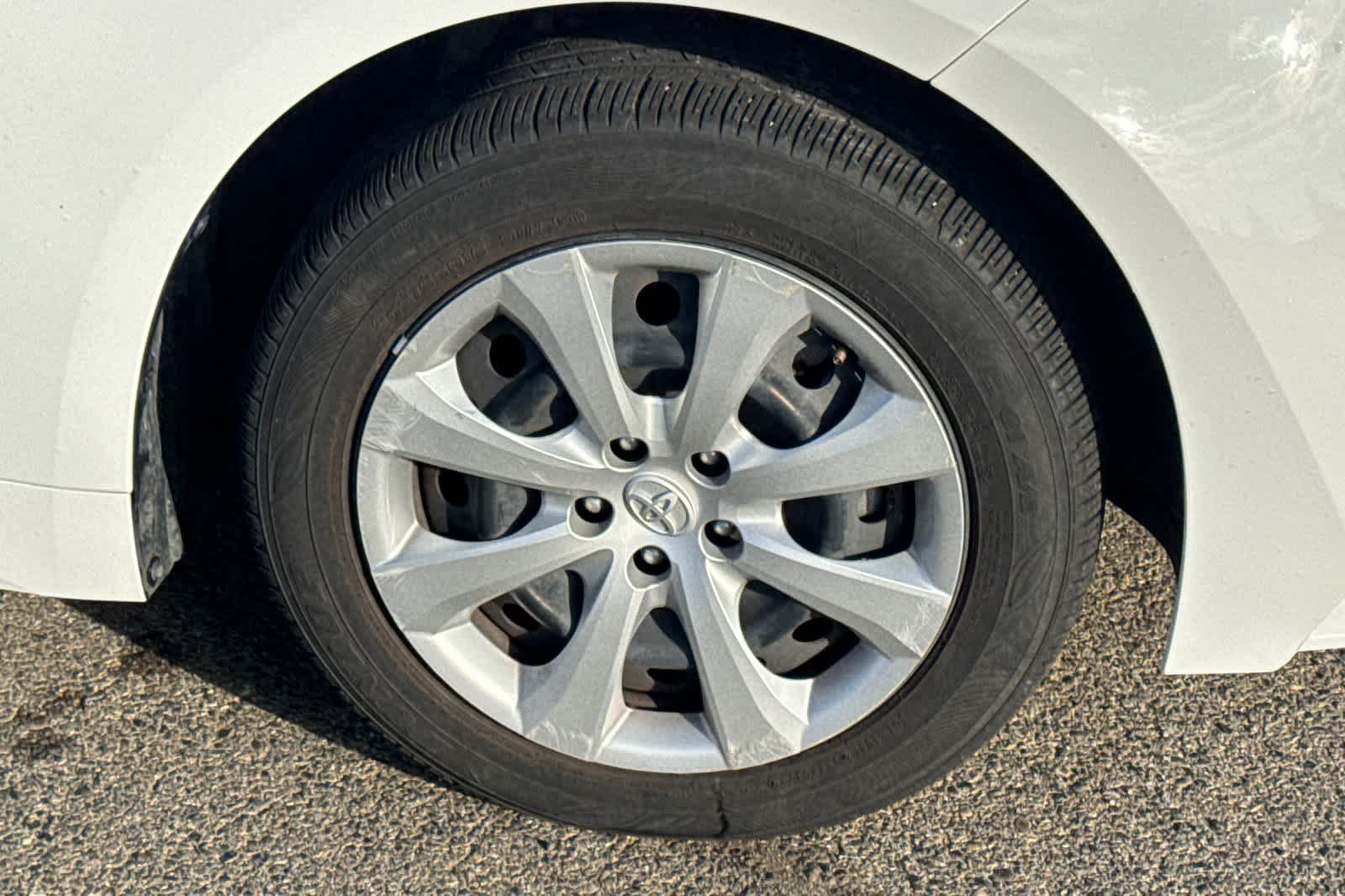 Certified 2024 Toyota Corolla LE FWD image 18