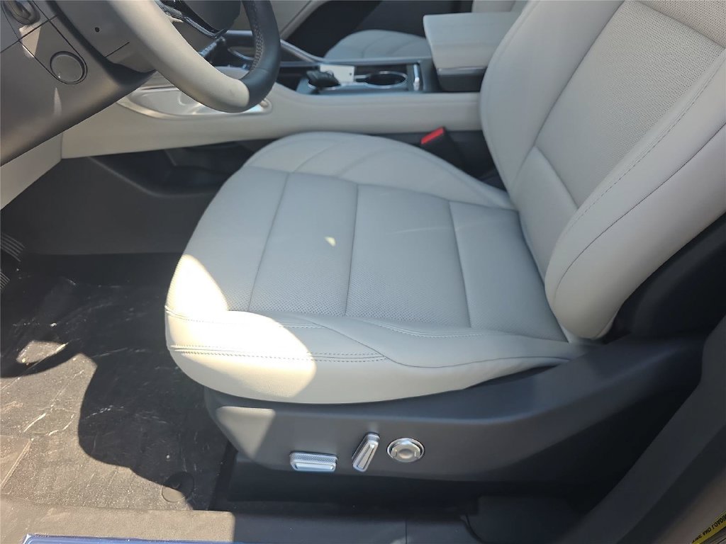 New 2026 Lincoln Nautilus Premier AWD/4WD image 14