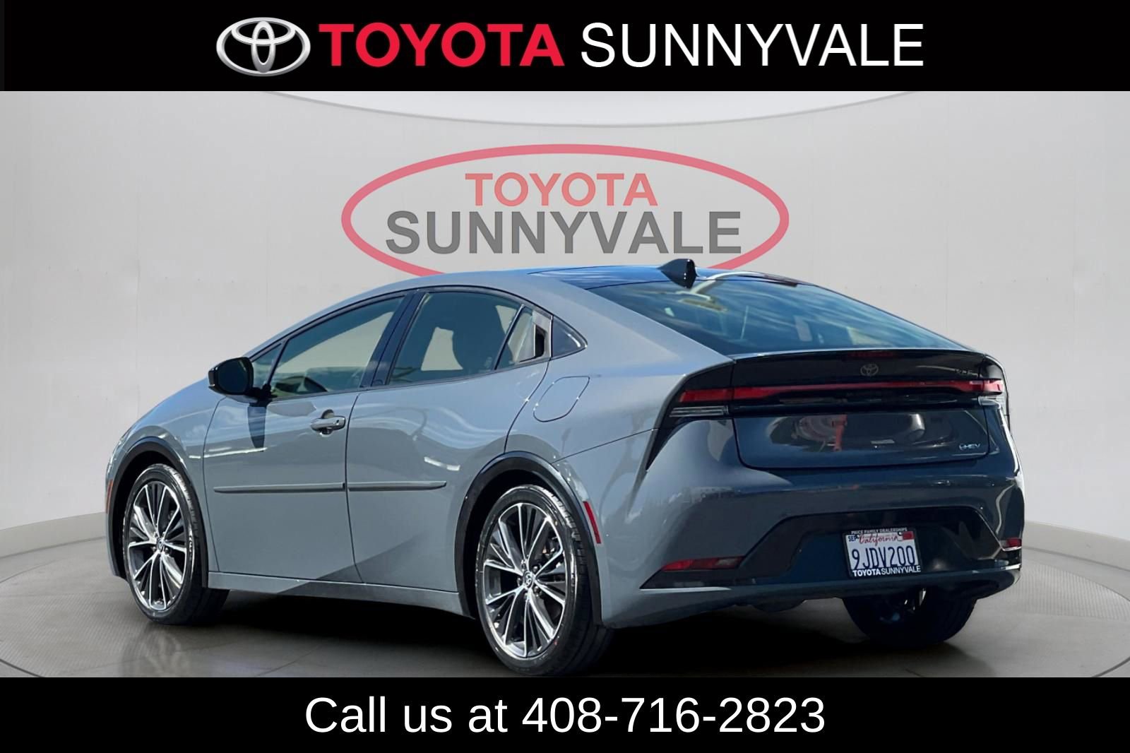 Used 2023 Toyota Prius XLE image 7