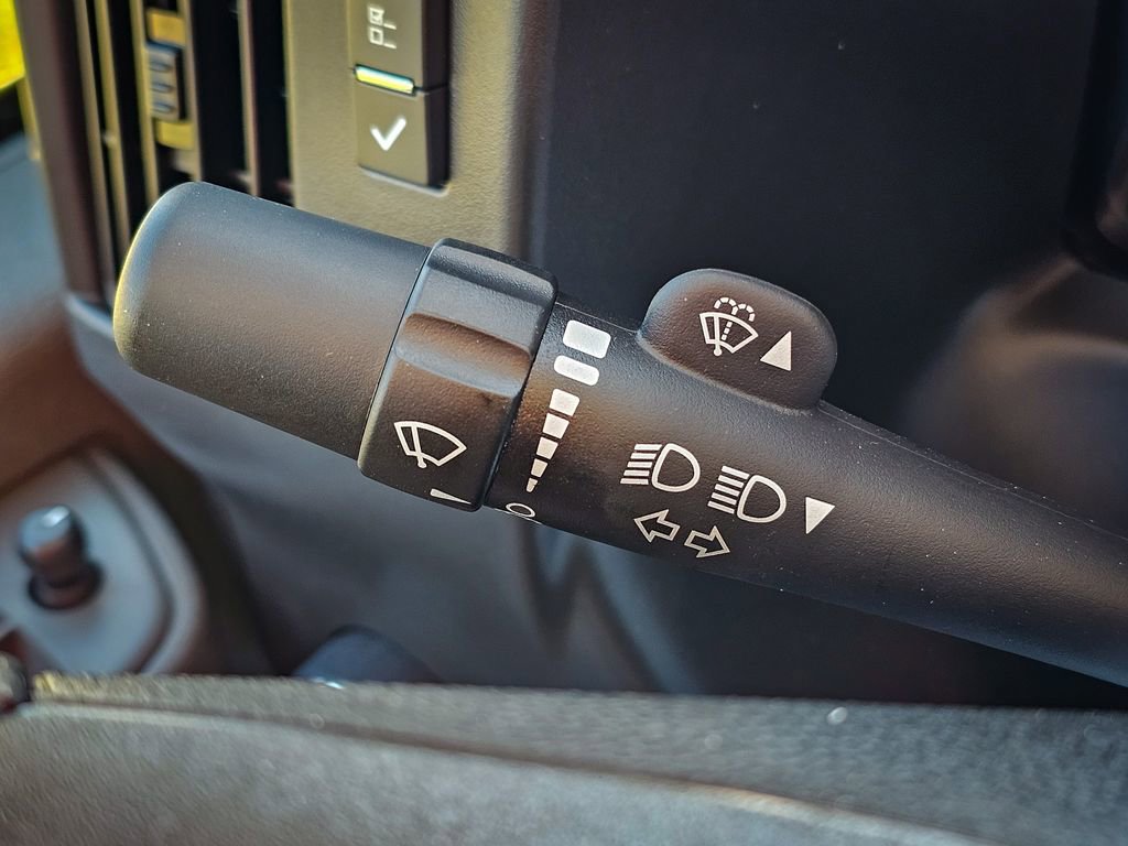 New 2025 GMC Savana 3500 Extended w/ Driver Convenience Package image 17