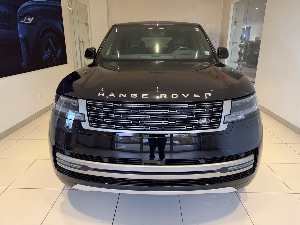 New 2025 Land Rover Range Rover SE AWD/4WD image 3