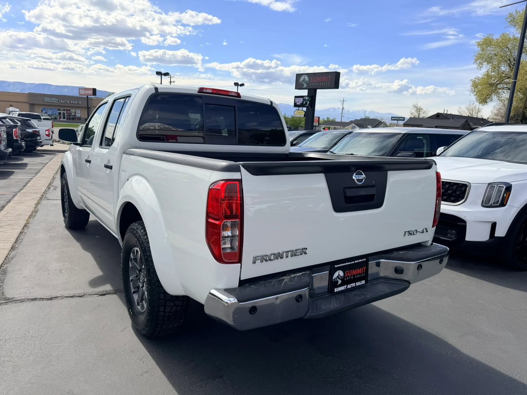 Used 2018 Nissan Frontier PRO-4X image 6
