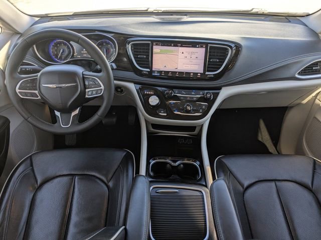 Used 2024 Chrysler Pacifica Limited image 21