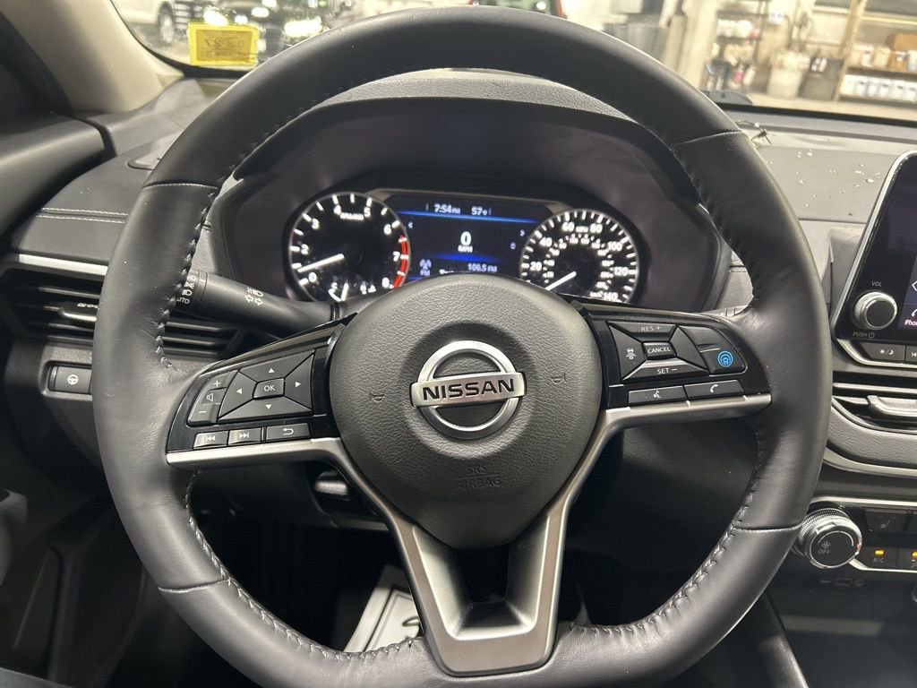 Used 2021 Nissan Altima 2.5 SV w/ SV Premium Package image 7