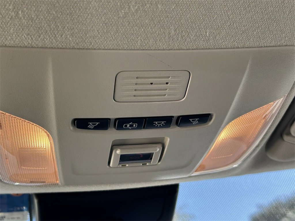 Used 2022 Toyota Corolla LE w/ LE Convenience Package image 18