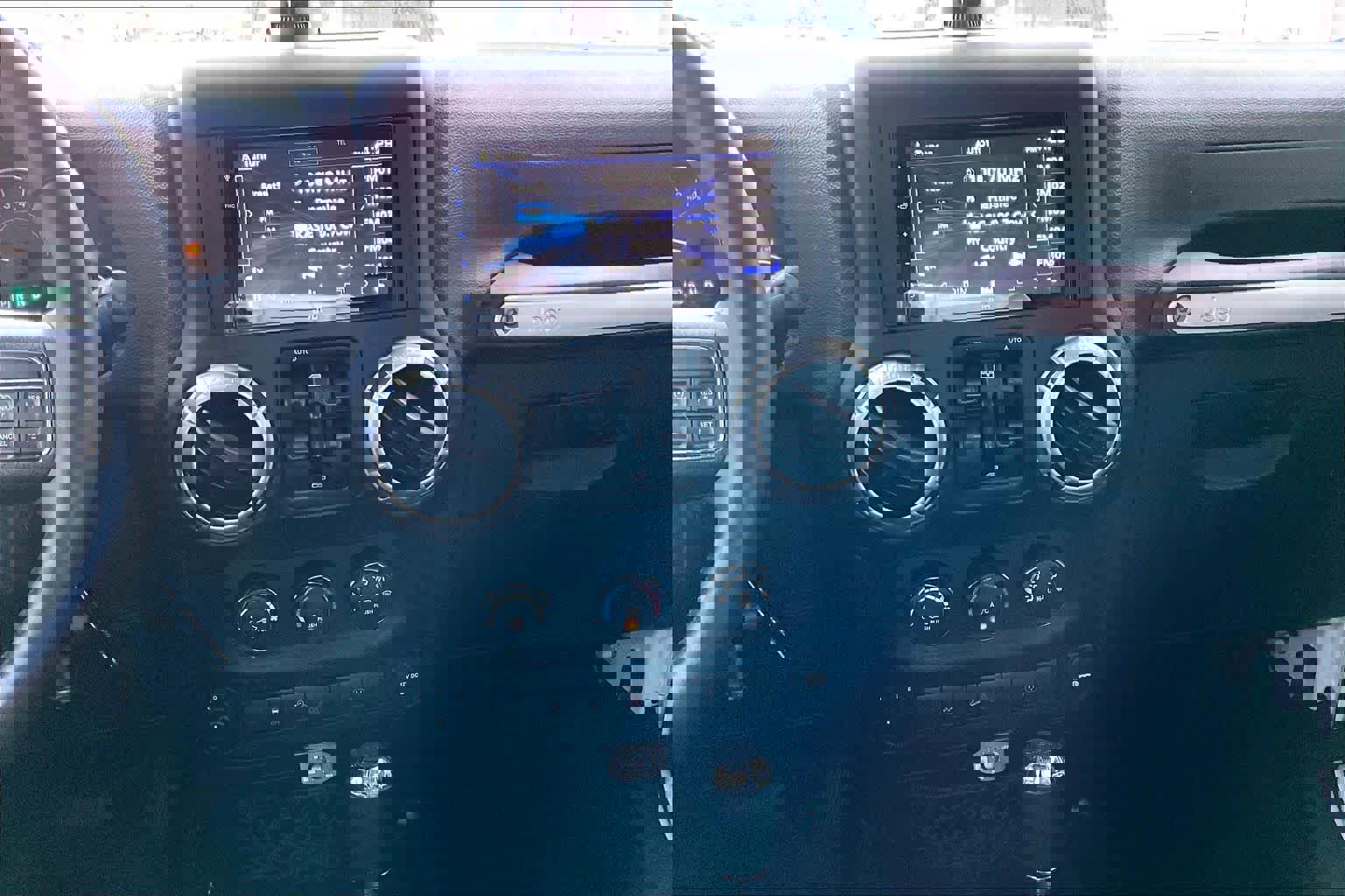 Used 2016 Jeep Wrangler Unlimited Sahara w/ Max Tow Package image 7