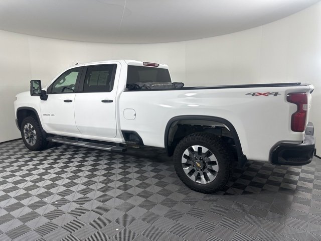 Used 2022 Chevrolet Silverado 2500 Custom w/ Custom Value Package image 2