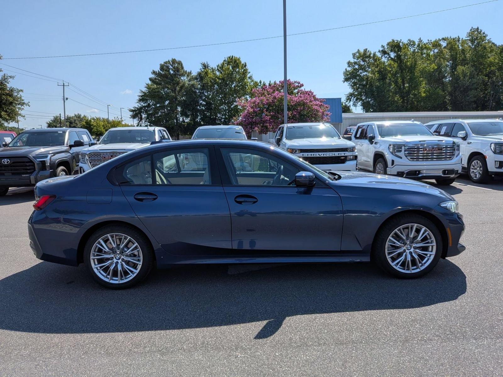 Used 2023 BMW 330i xDrive Sedan w/ Driving Assistance Package AWD/4WD image 2