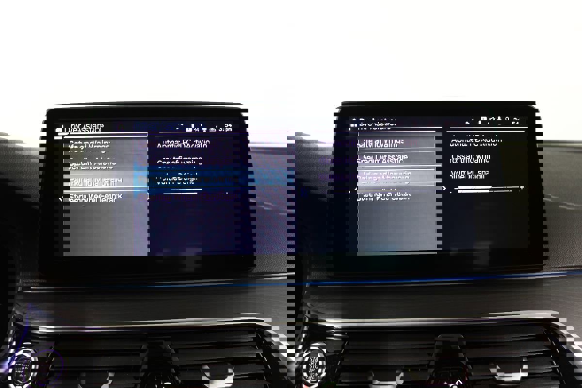 Used 2023 BMW 530e 530e w/ M Sport Package image 16