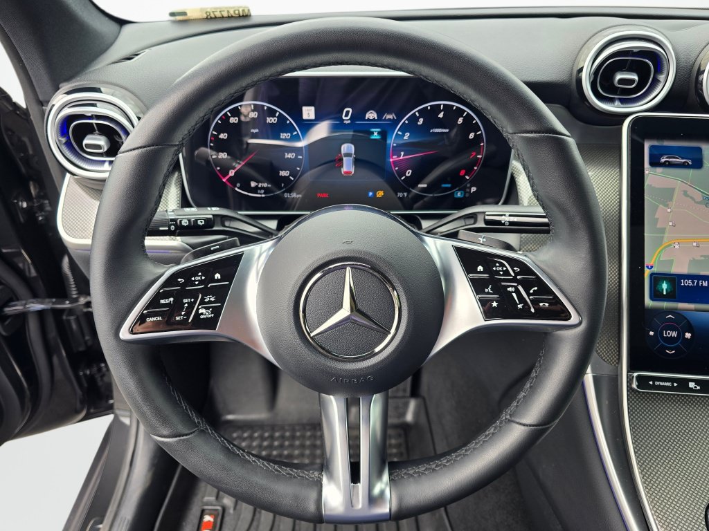 Used 2025 Mercedes-Benz GLC 300 4MATIC image 14
