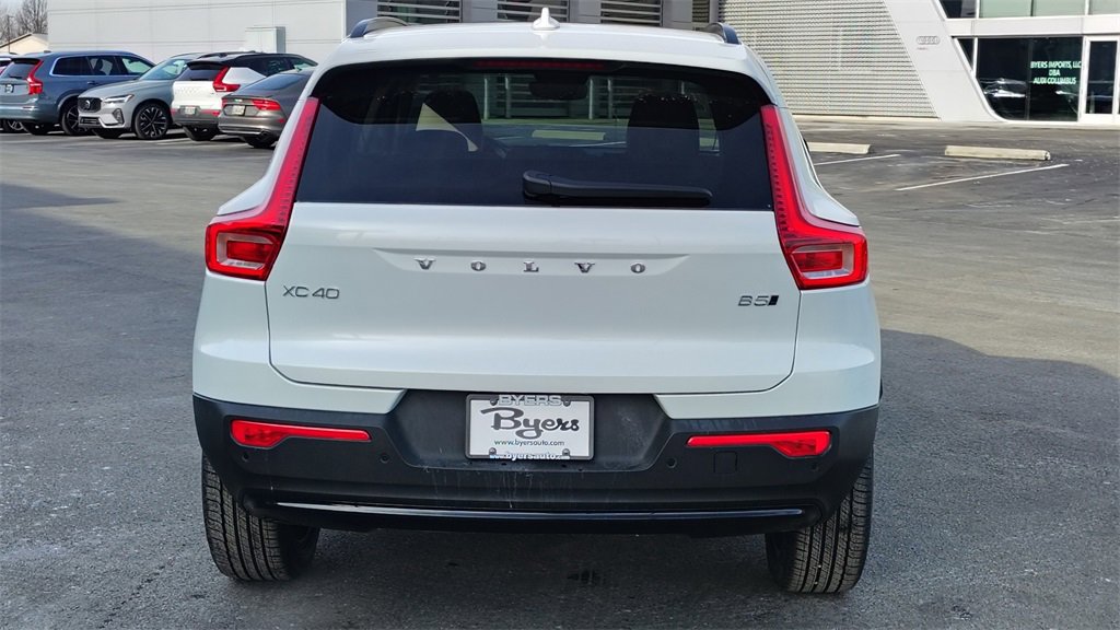 New 2026 Volvo XC40 B5 Plus w/ Protection Package Premier image 28