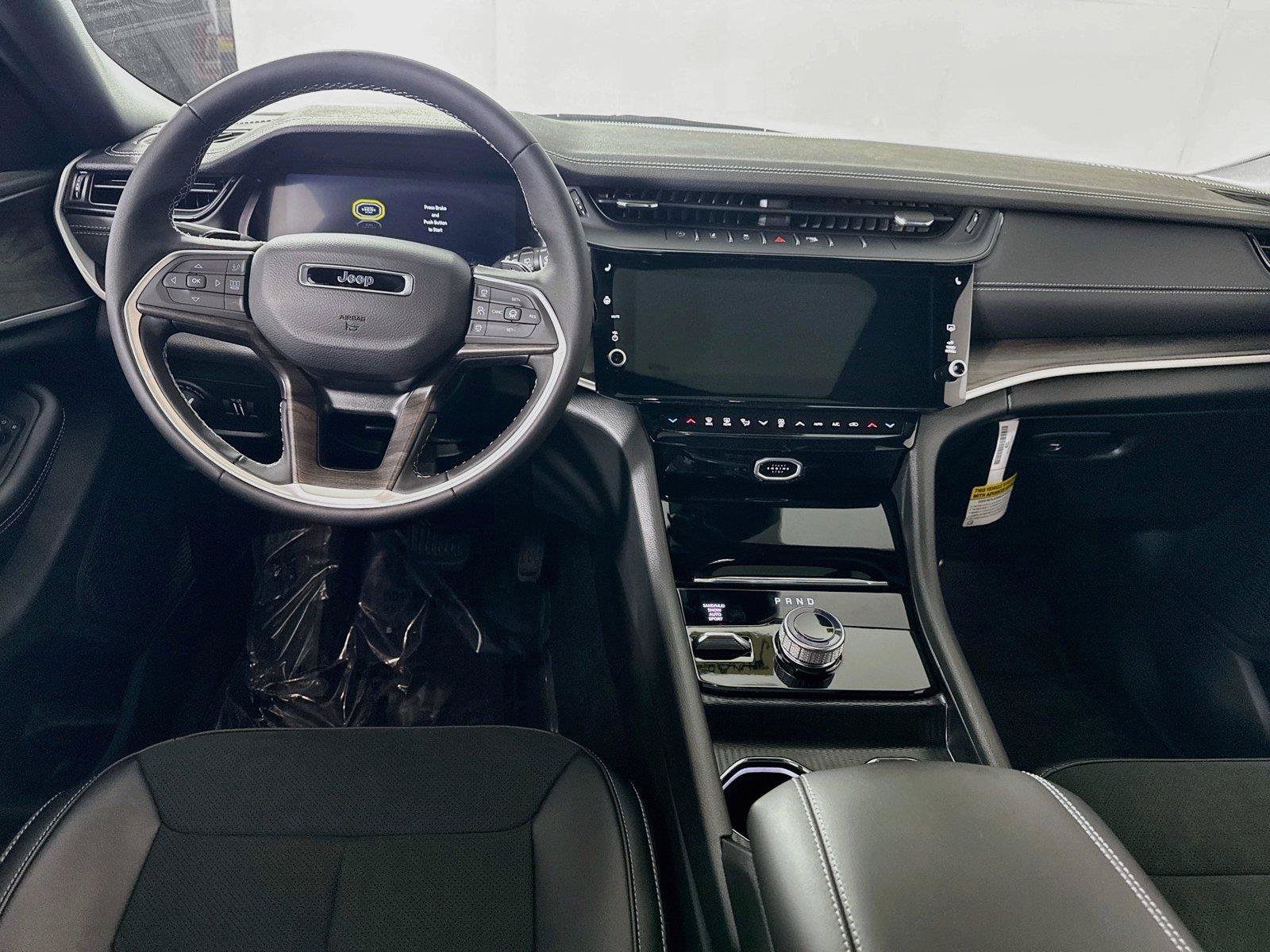 New 2027 Jeep Grand Cherokee 4WD image 2