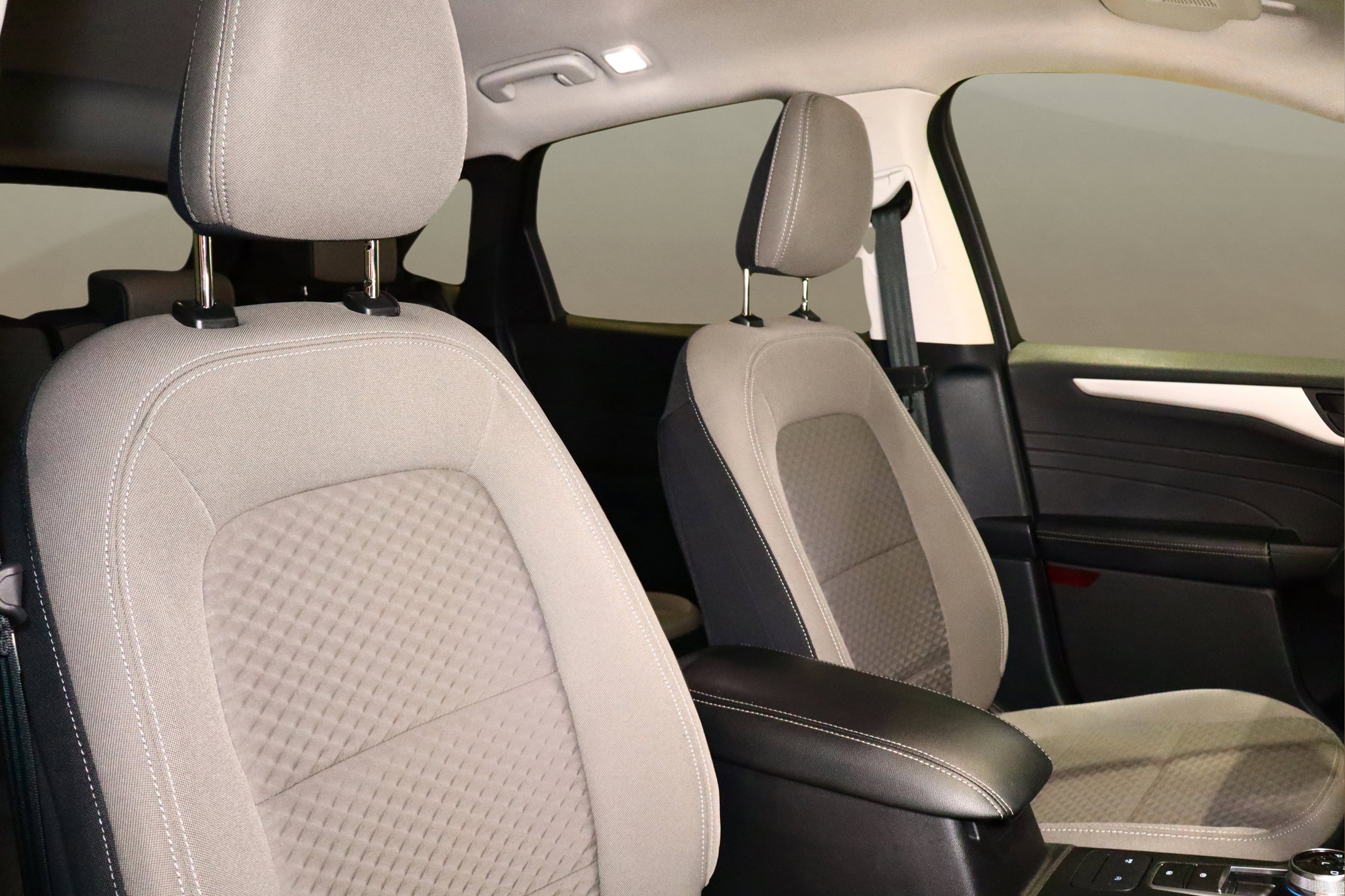 Used 2022 Ford Escape SE w/ Convenience Package image 19