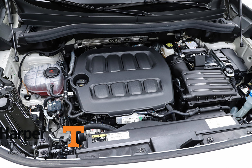 New 2025 Volkswagen Tiguan SE R-Line FWD image 28