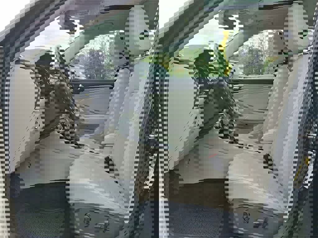 Used 2023 Volkswagen Jetta SE image 17