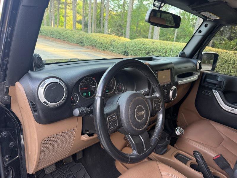 Used 2013 Jeep Wrangler Unlimited Sahara w/ Dual Top Group AWD/4WD image 20