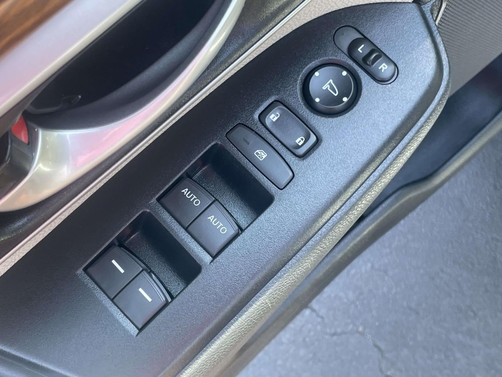 Used 2018 Honda CR-V EX image 17