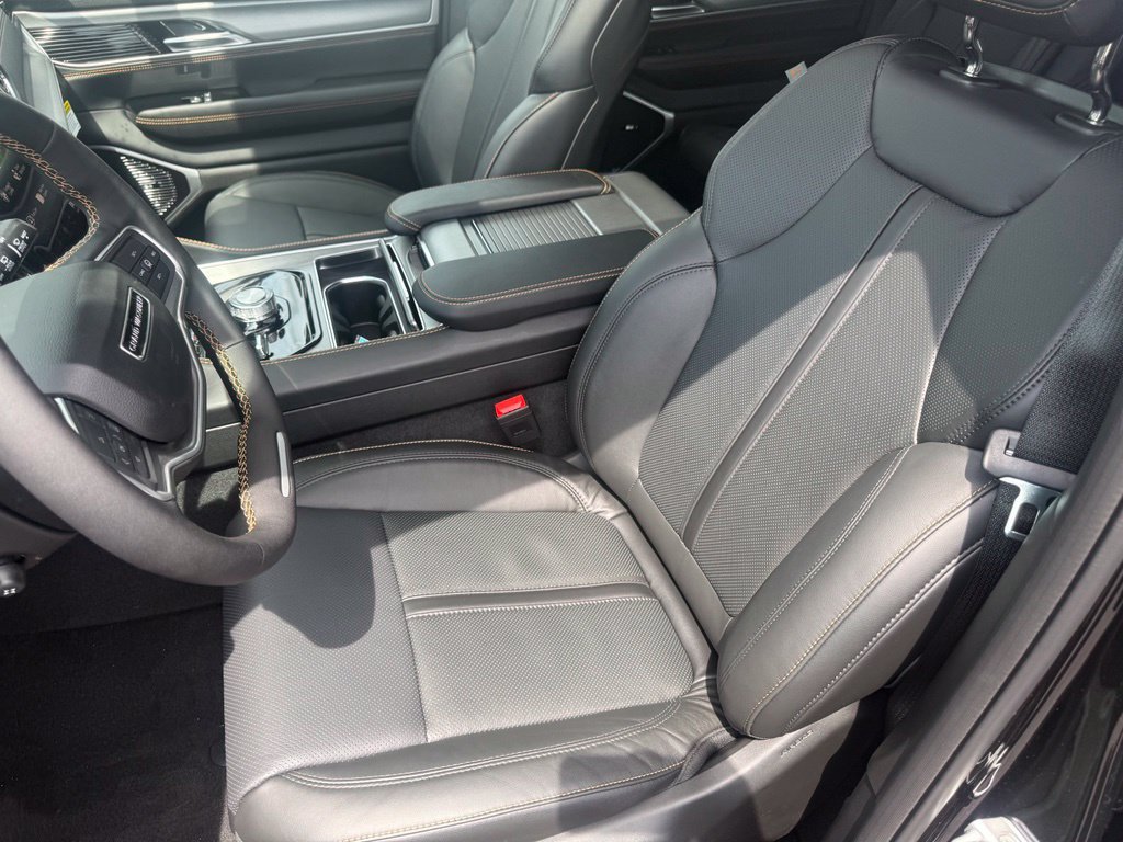 New 2026 Jeep Grand Wagoneer 4WD image 17
