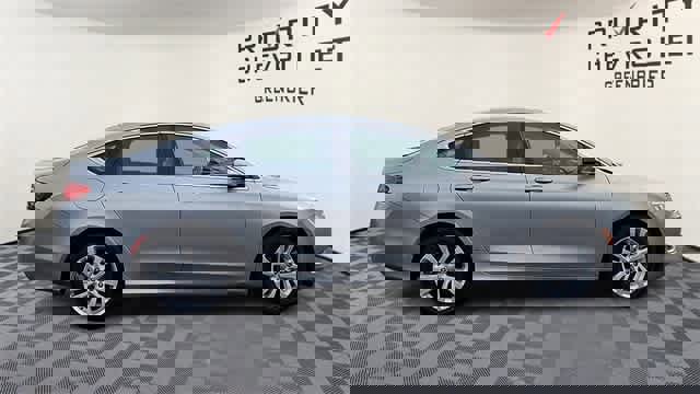 Used 2016 Chrysler 200 Limited image 9