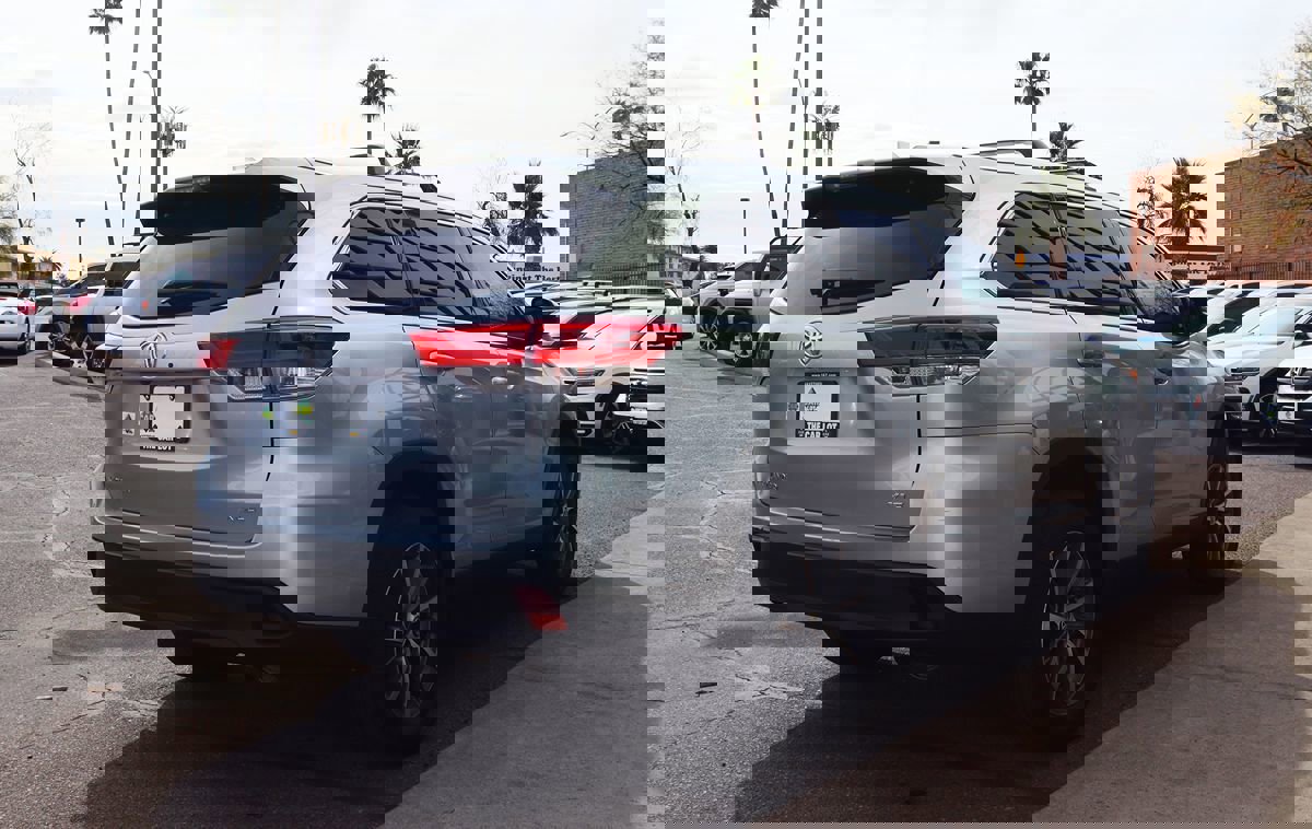 Used 2019 Toyota Highlander XLE image 13