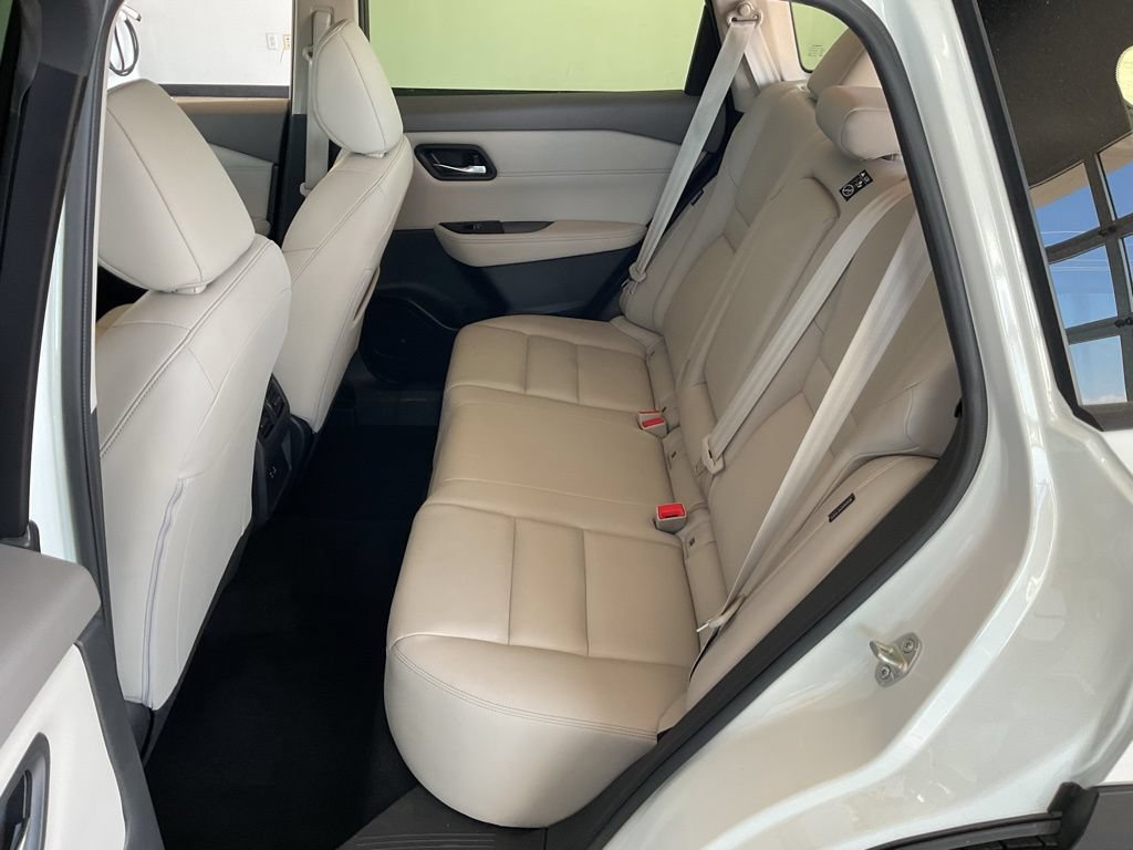 Used 2023 Nissan Rogue SL AWD/4WD image 21